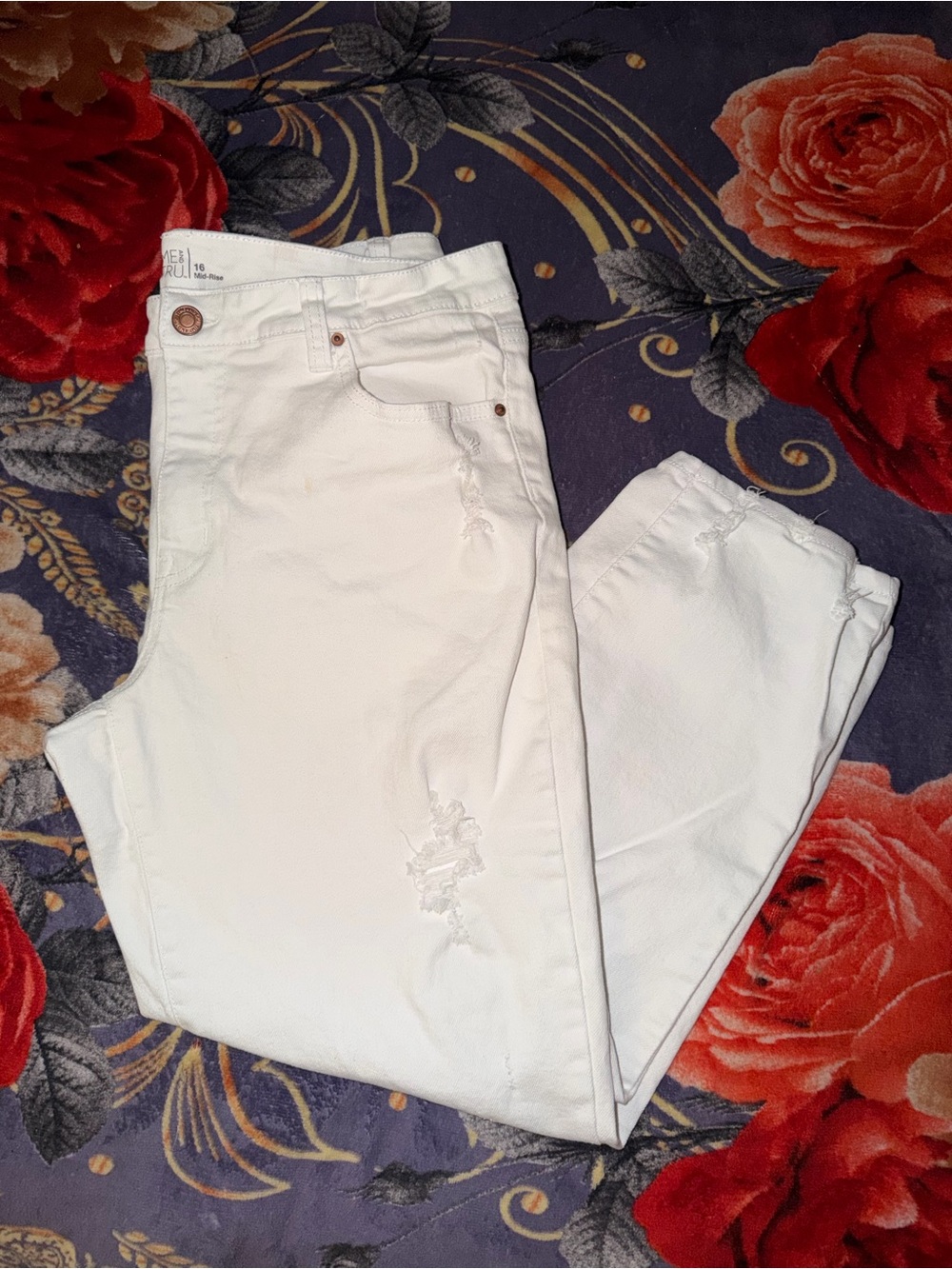 Time and Tru White Skinny Jeans with Distressed Detail
